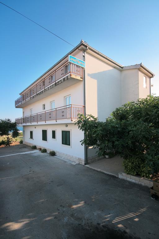 Apartments Daniela Trogir Buitenkant foto